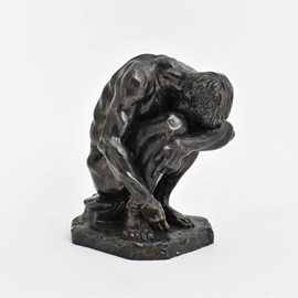Skulptur Crouching man