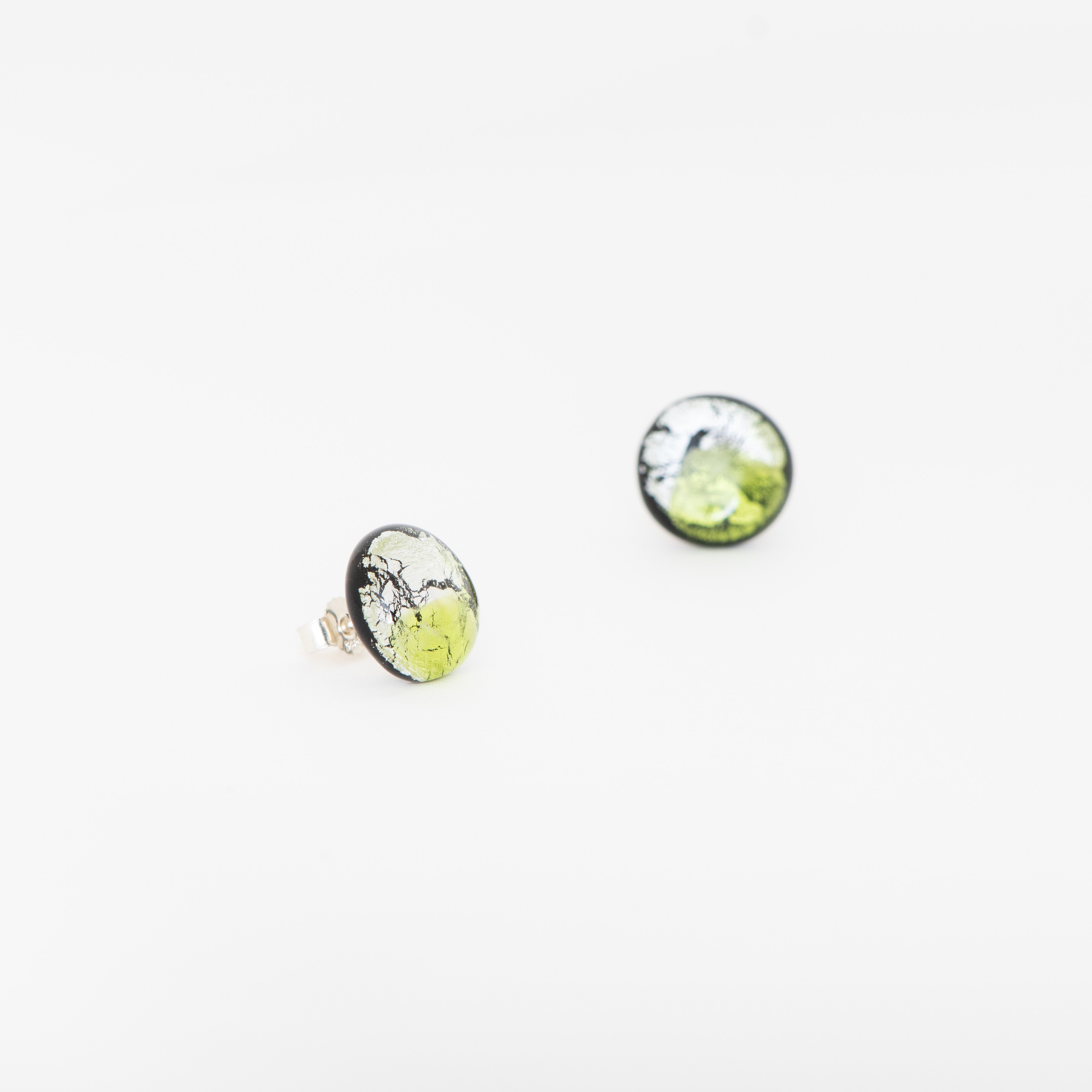 Ohrstecker Midnight Moon Peridot / Silber