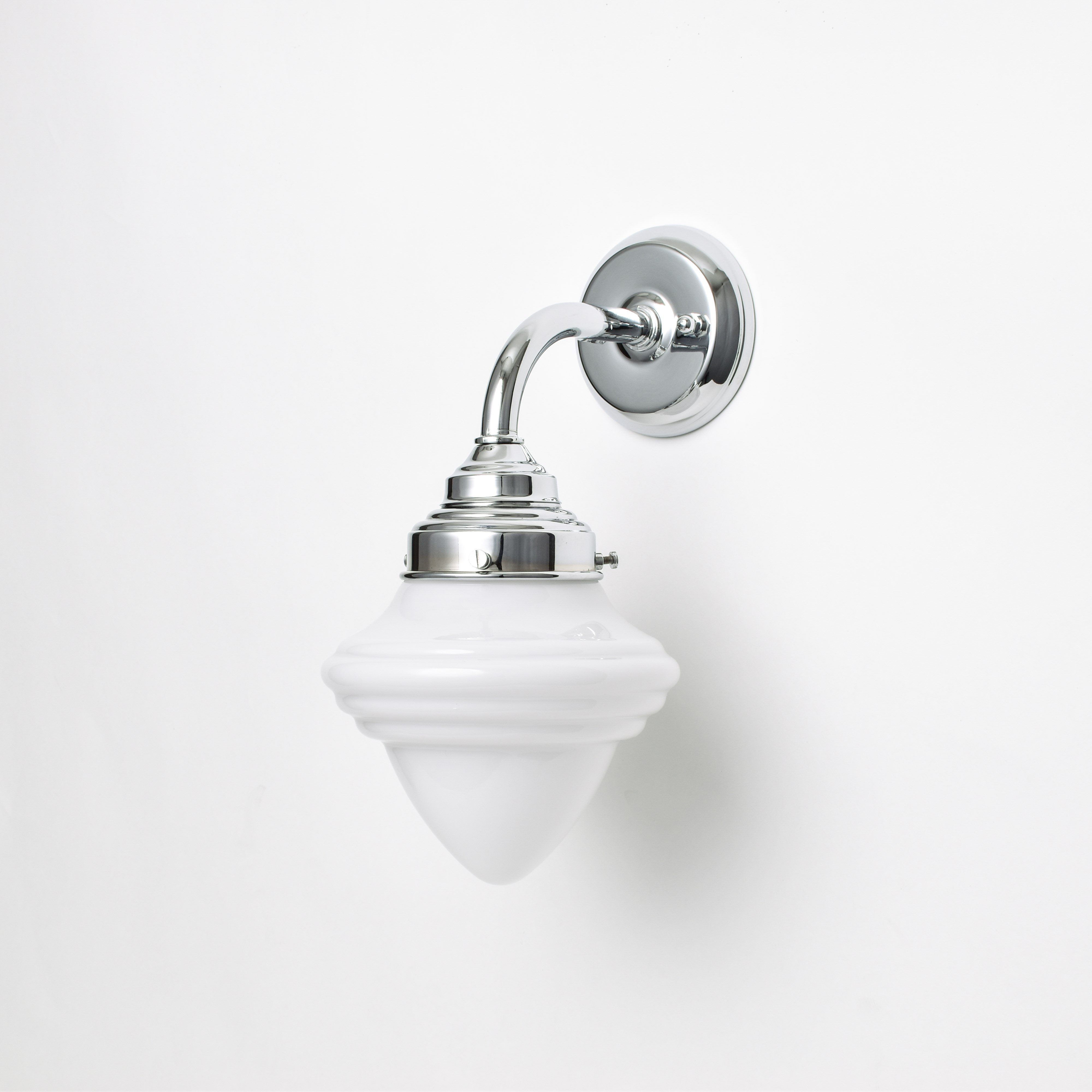 Wandleuchte Acorn Small Curve Chrom