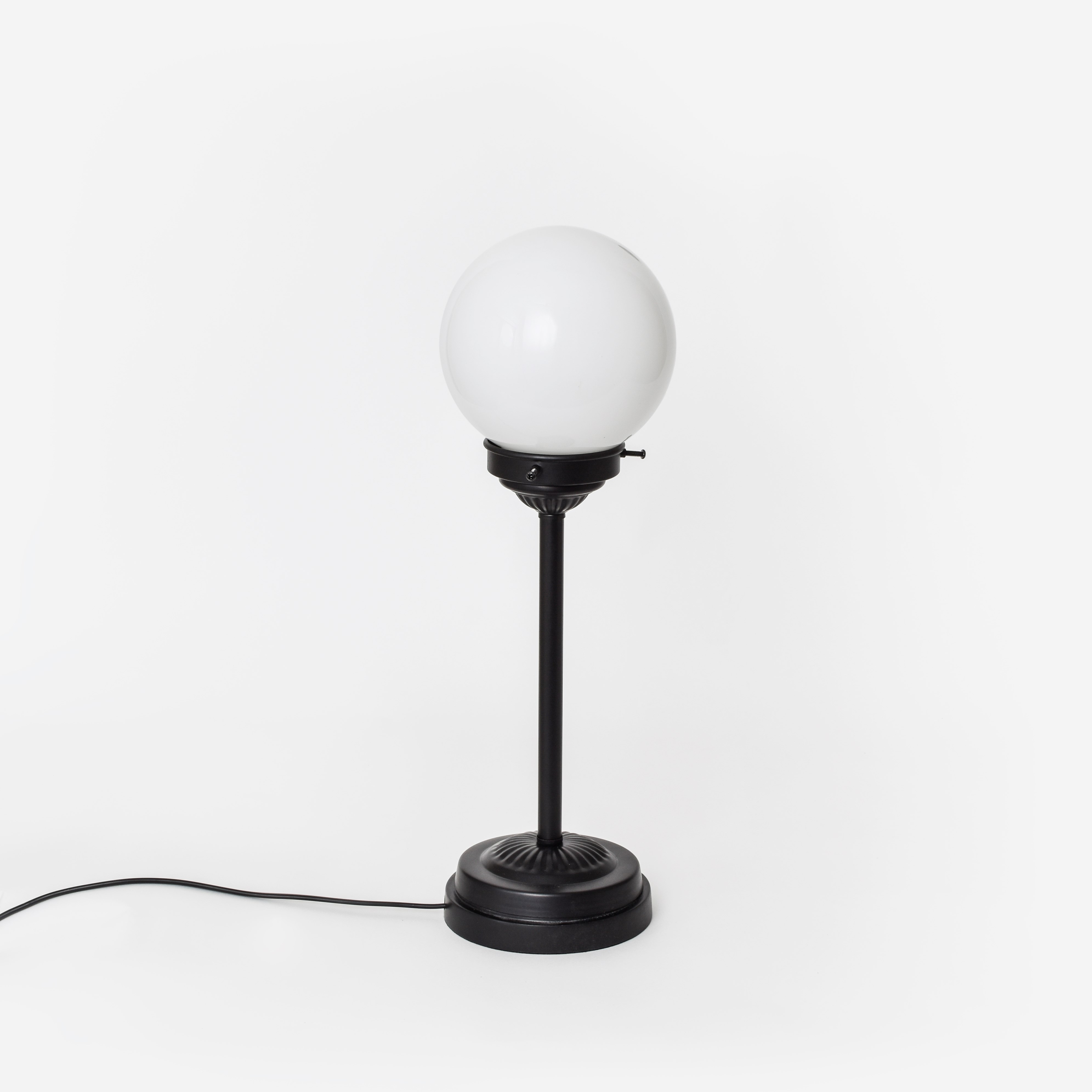 Tischlampe Slim Globe Ø 15 Moonlight 