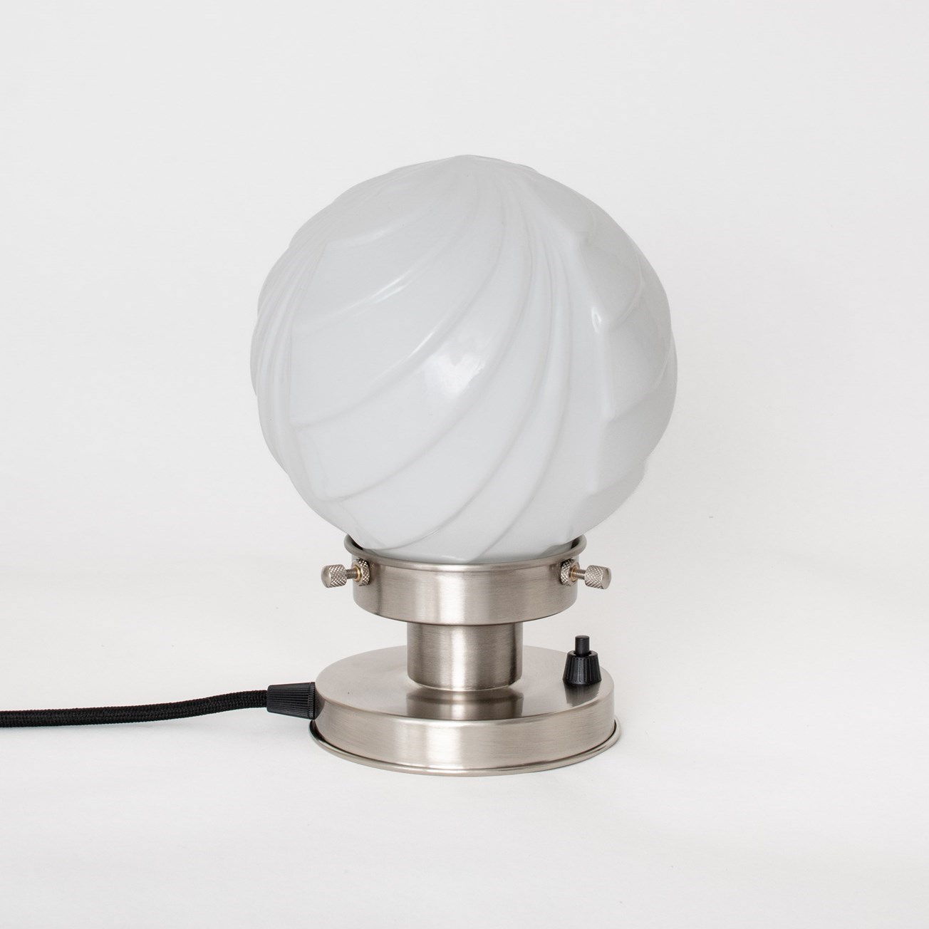 Tischlampe Swingbulb 20's Mattes Nickel