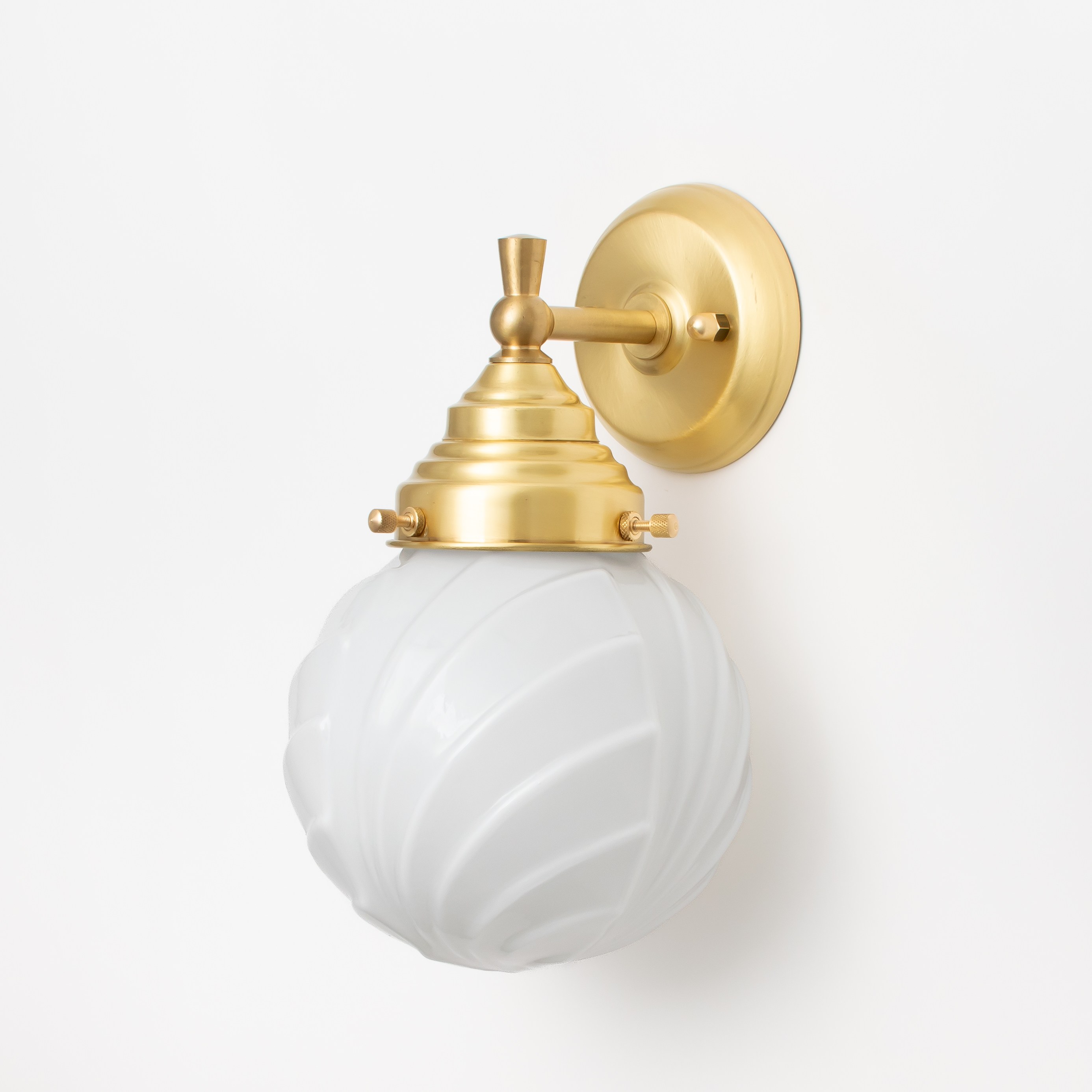 Wandleuchte Swingbulb Royal Messing