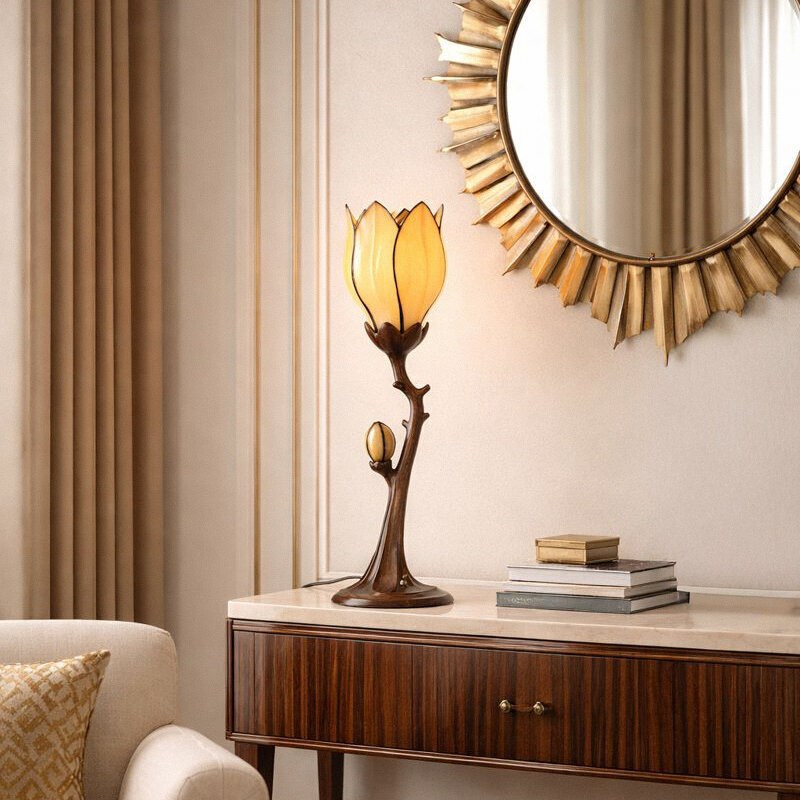 Calyx Tiffany-Skulptur, Tisch- oder niedrige Stehlampe