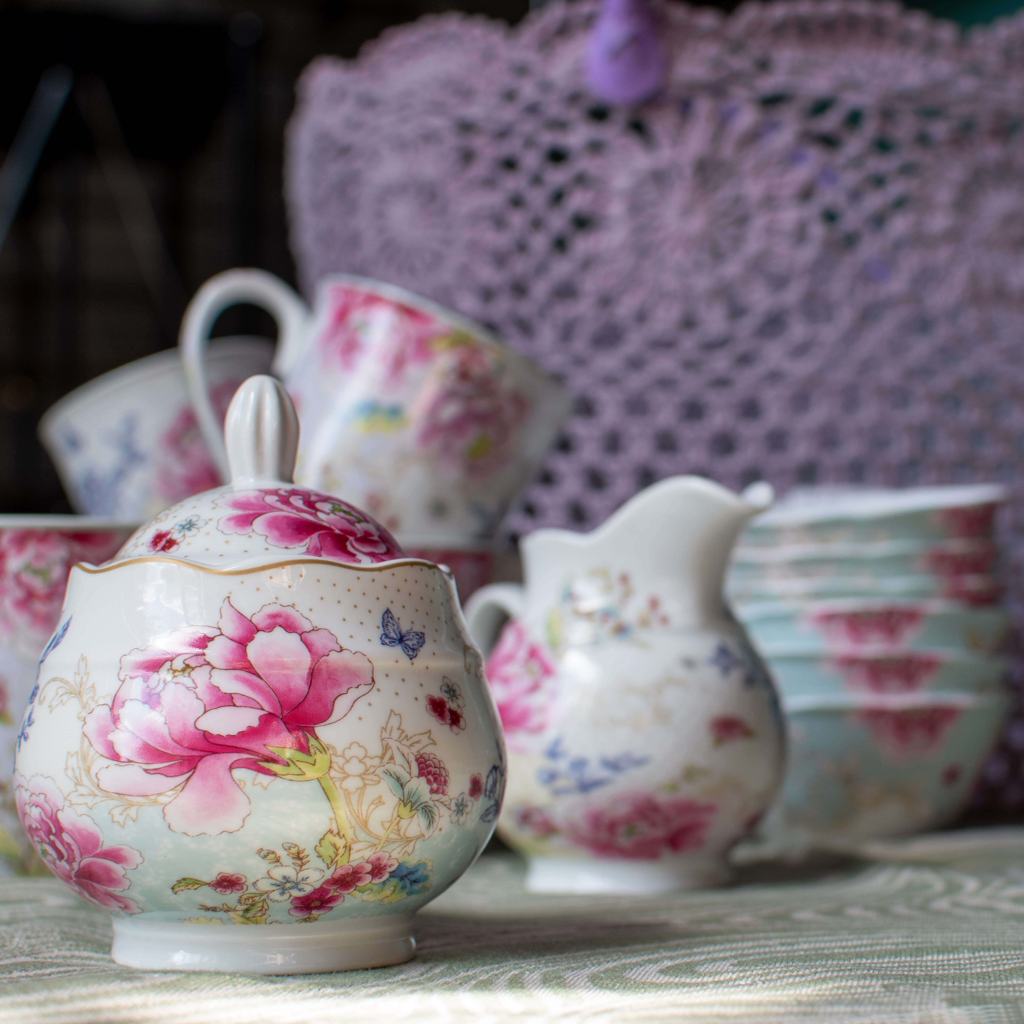 Milchkännchen und Zuckerdose Chinoiserie
